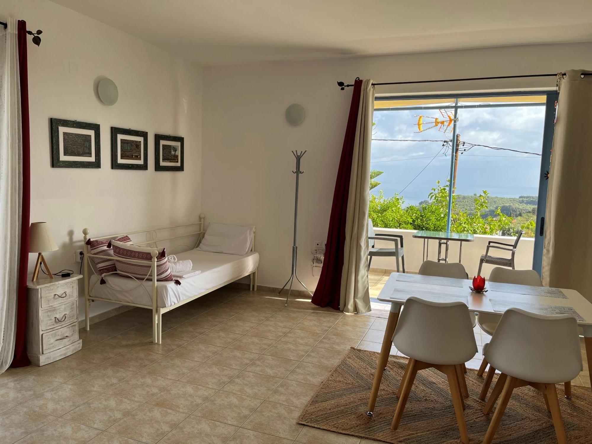 Thea - τhe View 1st Floor Áno Yerakaríon